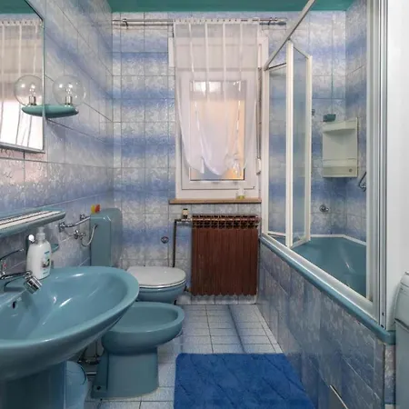Vikendica House House Lola