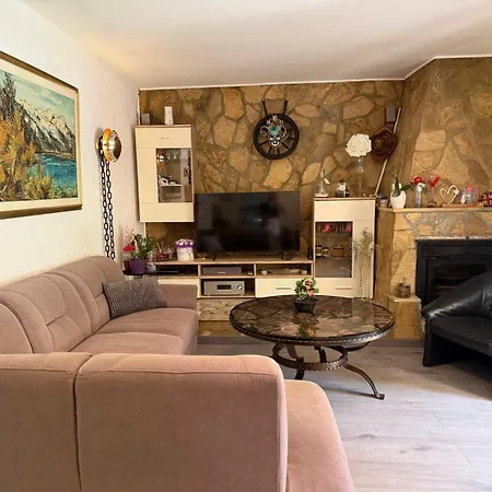 Ferienhaus House House Lola *